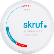 Skruf Superwhite No. 54 Fresh Mint Xtra Strong Slim